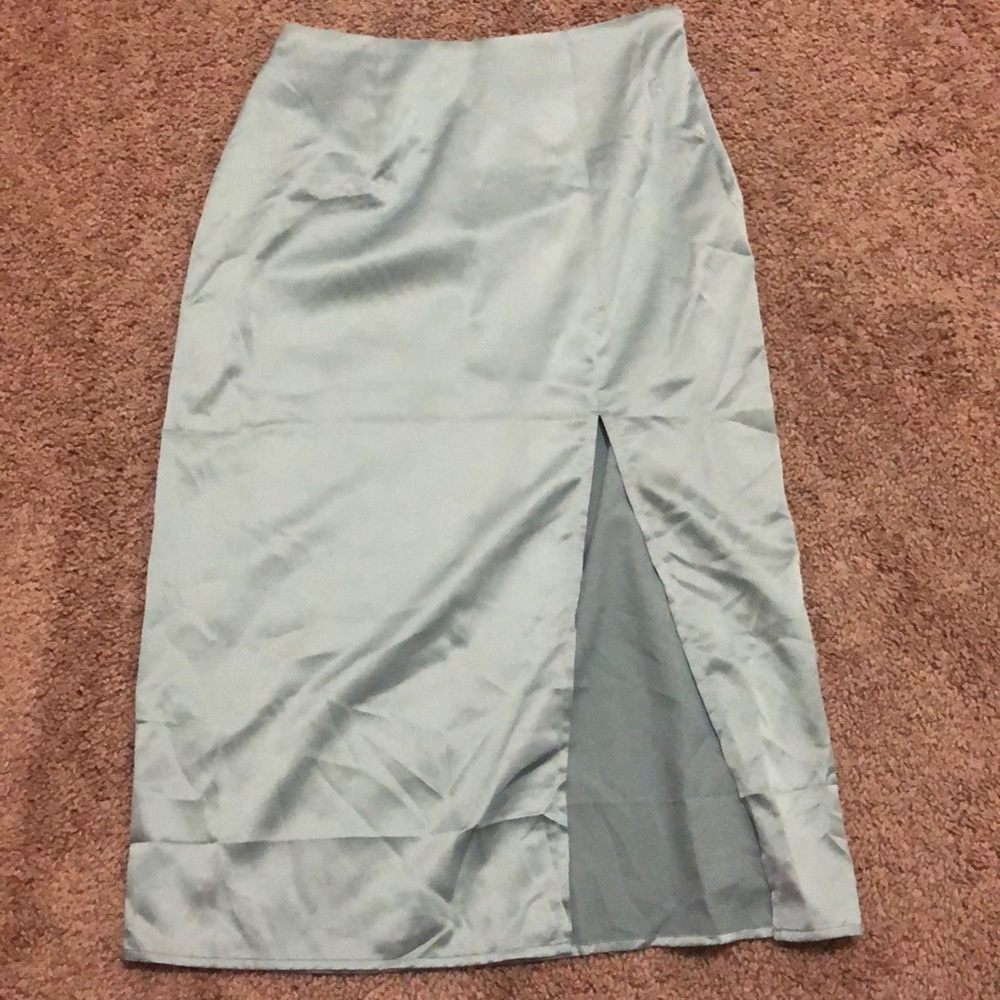 Midi satin light blue split skirt
